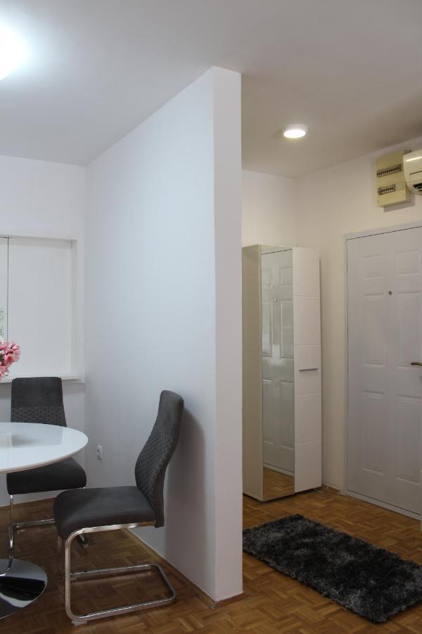 Apartmán Ramonda - New Bělehrad Exteriér fotografie
